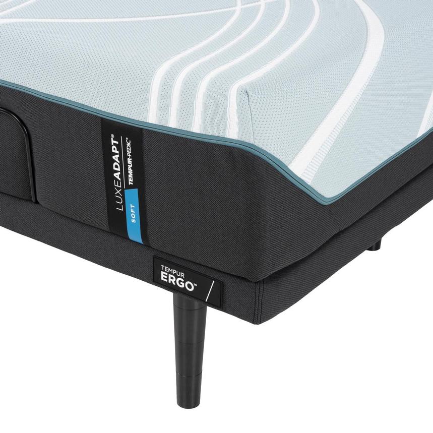 LuxeAdapt Soft King Mattress w/Ergo® 3.0 Powered Base by Tempur-Pedic alternate image, 4 of 6 images.