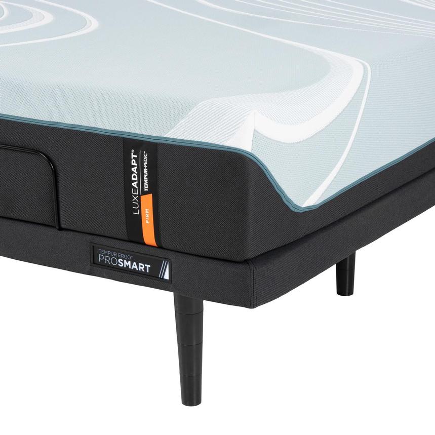 LuxeAdapt Firm Queen Mattress w/Ergo® ProSmart Powered Base by Tempur-Pedic alternate image, 4 of 6 images.