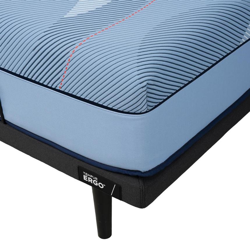 Pro Reno Hybrid-Firm Queen Mattress w/Ergo® 3.0 Powered Base by Tempur-Pedic  alternate image, 3 of 5 images.